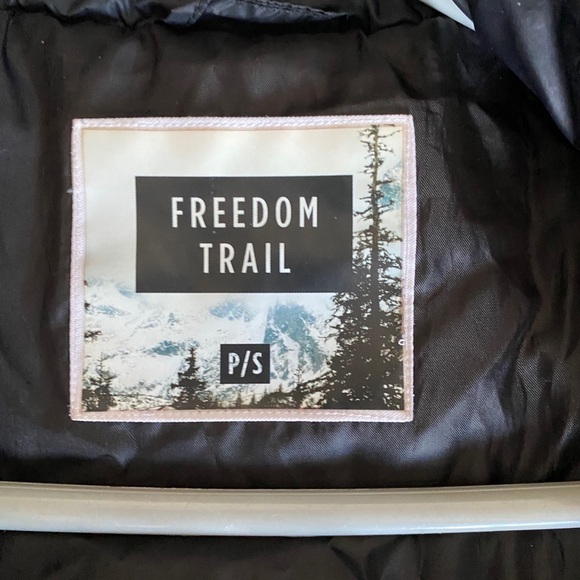 Freedom trail puffer coat - Picture 3 of 3